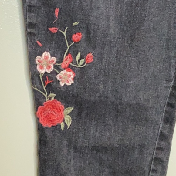 a.n.a a new approach jeans, size 16 - Picture 3 of 8